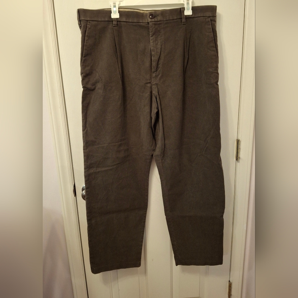 Banana Republic Traveler Pants Mens 40R Olive Green Relaxed Tapered Fit Chino
